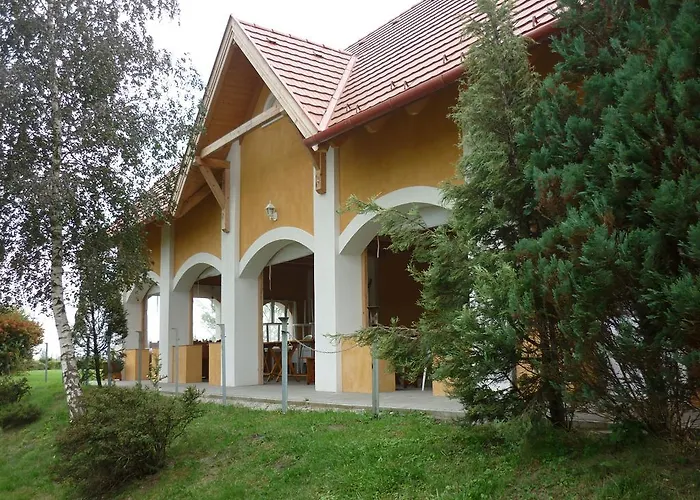 áldos Panzió 3* Farád
